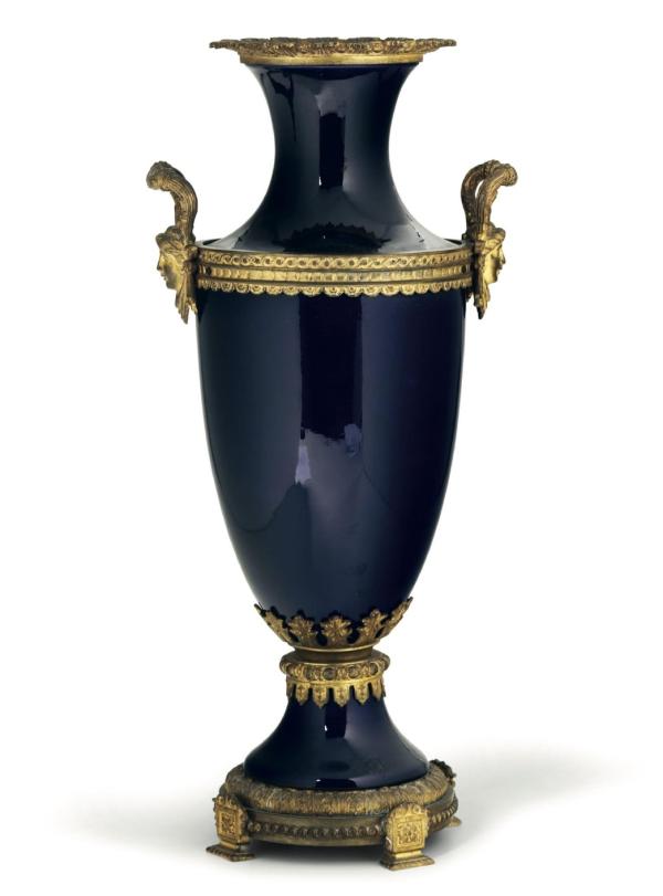  Vaso in ceramica blu e bronzi dorati Asta n.2 | Gigarte