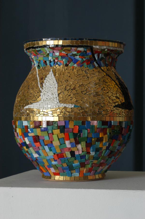 Biagio Capparelli Vaso di terracotta rivestito di mosaico policromo, smalto vetroso e oro Asta n.18 | Gigarte