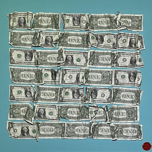 Roberta Bissoli Tecnica mista colore acrilico Tiffany con applicazione di banconote americane 1$ - Con luce ultravioletta appaiono scritte con colore fotosensibile blue Asta n.23 | Gigarte
