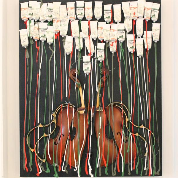 Fernandez Arman Tubetti di colore verde, rosso, bianco, verde muschio e violino spezzato su tela riportata su tavola Asta n.4 | Gigarte